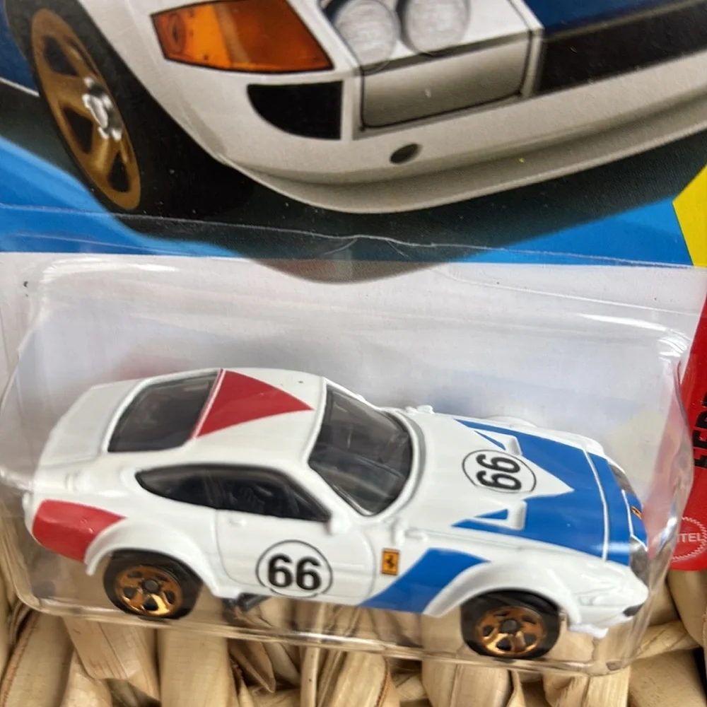 Ferrari 365 GTB4 Competizone White Race Car 66 Hot Wheels Hotwheels Racing 2026